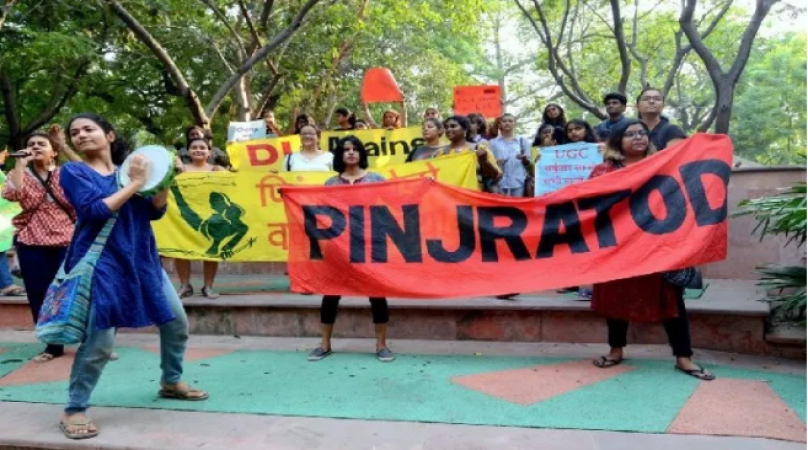 Two activists of women's organization 'Pinjra Tod' arrested