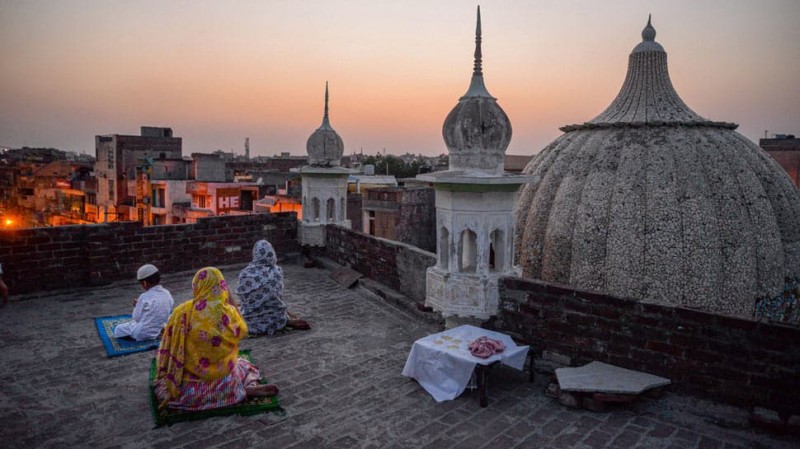 Eid-ul-Fitr 2020: Indian muslims waiting for moon