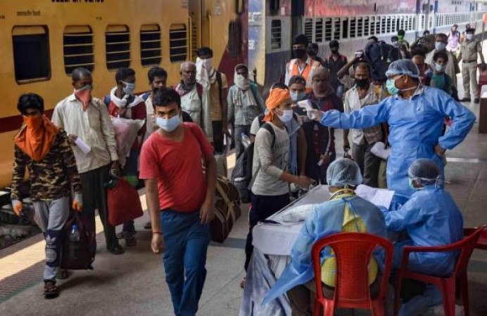 Sharmik train workers looted food and drink, stampede