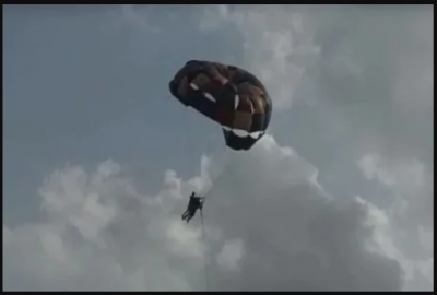 Tragic incident occurred during parasailing, 3 people fell to the ground from the air