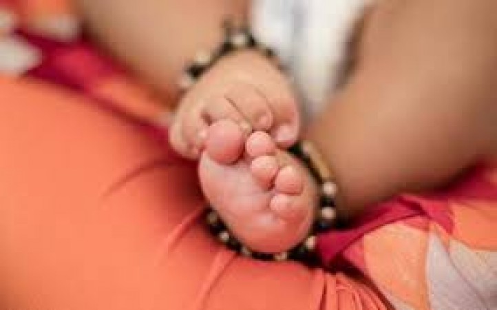 कोरोना संकट के बीच महिला श्रमिक ने ट्रैन में दिया बच्चे को जन्म