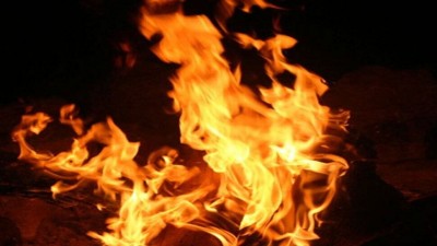 नोएडा के स्कूल में भड़की भीषण आग, ईमारत की तीसरी मंजिल जलकर ख़ाक