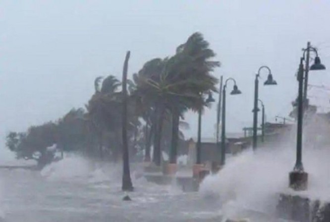मौसम विभाग ने जारी किया अलर्ट, कुछ ही देर में भीषण चक्रवाती तूफान तब्दील हो सकता है तूफ़ान