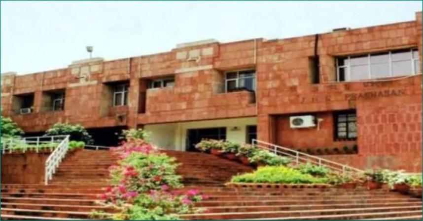 JNU issued circular, asked students to vacate hostels
