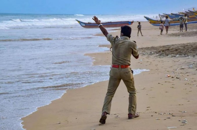 Be Alert! Cyclone Yaas to hit Bengal-Odisha tomorrow