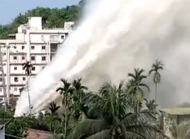 Water supply pipe suddenly burst, shocking video surfaced