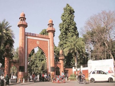 Case registered against two students of Aligarh Muslim University for post in support of Pakistan