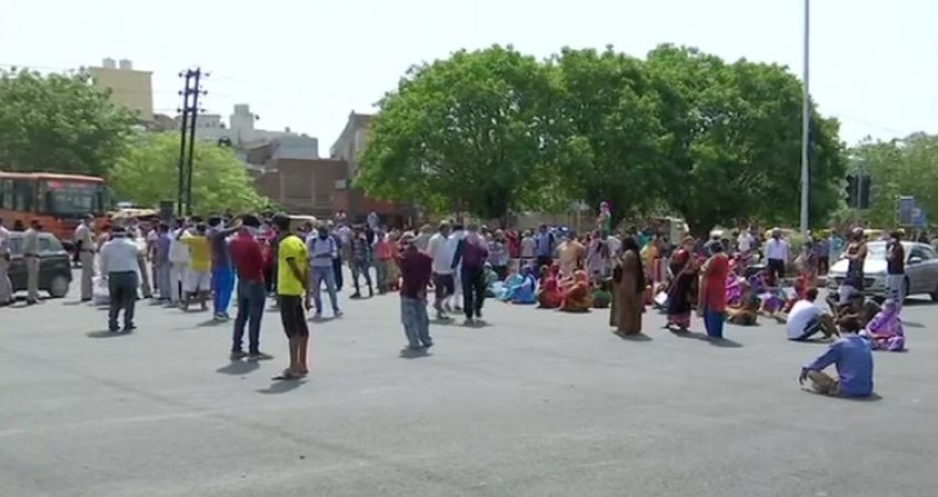People protest against water shortage in Delhi during lockdown
