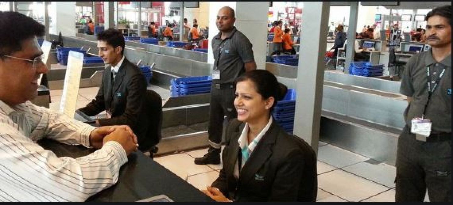 दिल्ली एयरपोर्ट में लावारिस बैग मिलने से यात्रियों में मचा कोहराम