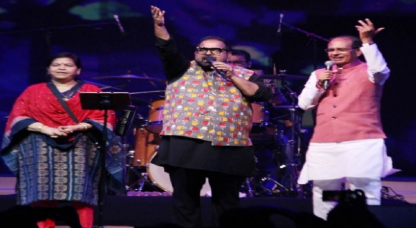 राजधानी के लाल परेड मैदान में मना  67वां स्थापना दिवस, मशहूर संगीतकार शंकर महादेवन ने दी प्रस्तुति