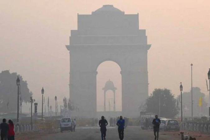 Air quality turns 'severe' in Delhi, people face breathing problems