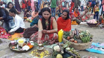 Transgender Anushka Chaubey kept fast of Chhath for construction of grand Ram temple in Ayodhya