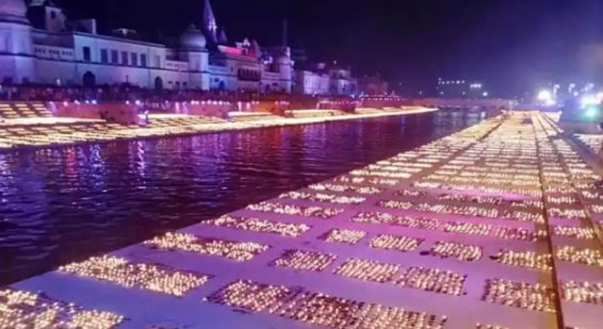 दीपोत्सव पर जगमग हुई रामनगरी, लाइटिंग शो के भव्य नजारे ने किया सबको चकाचौंध