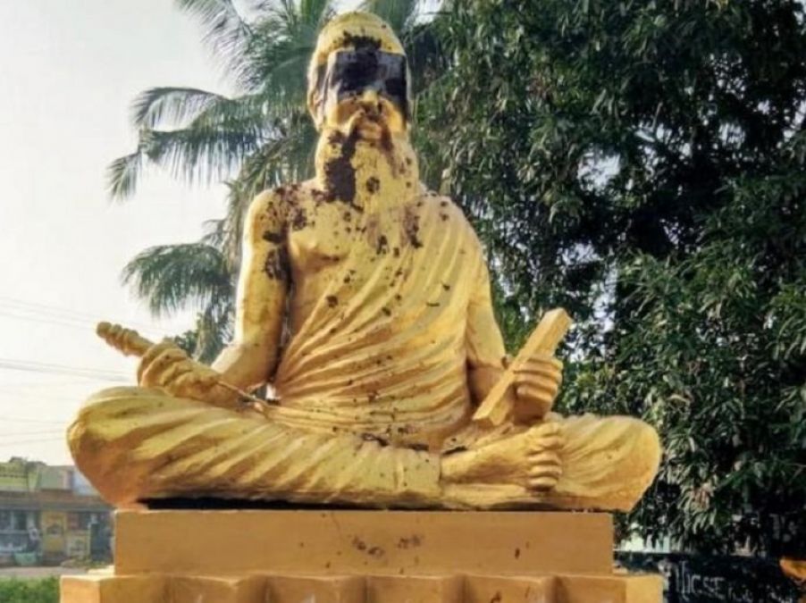 New twist in the politics of Tamil Nadu, now ruckus on poet Thiruvalluvar's statue