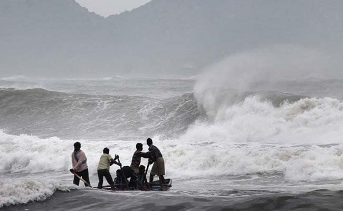 Threat of cyclone 'Maha' did not avert from Gujarat, now panic from 'Bulbul' in the Bay of Bengal
