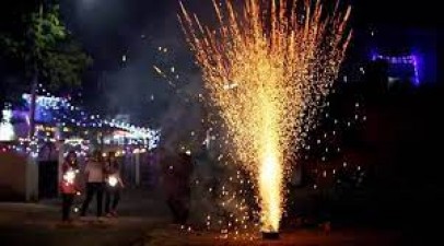 Despite ban, fireworks in Delhi, 163 injured