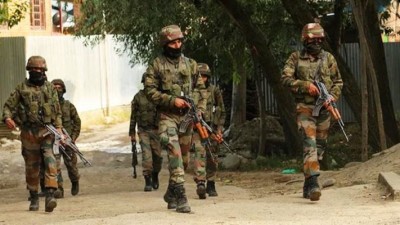 Terrorists attack two places in Kashmir, one civilian killed and the other injured