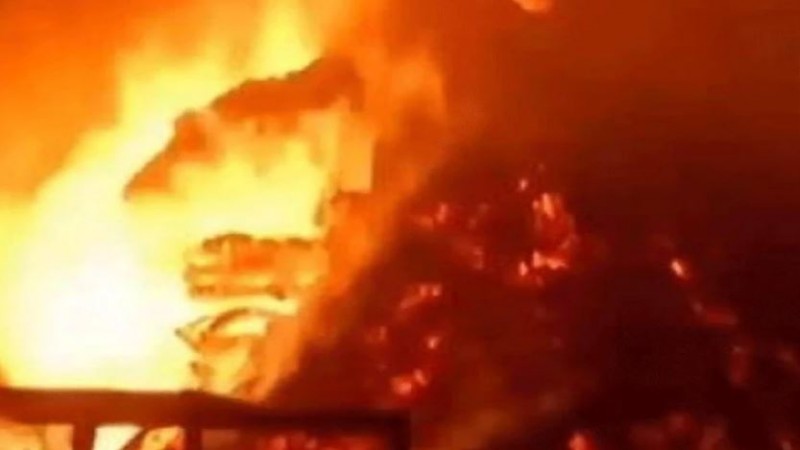 Dangerous fire in illegal petrol-diesel warehouse, flames visible from several kms