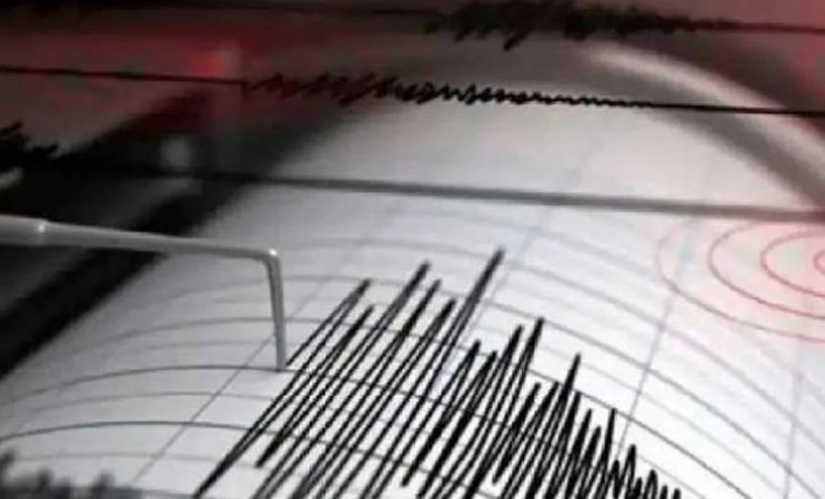 Strong tremors of earthquake in Manipur, magnitude 4.4 on Richter scale was recorded.