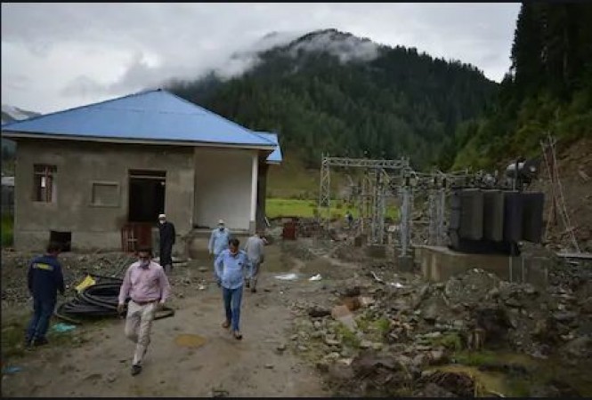 जम्मू कश्मीर के 44 पंचायतों में पहली बार पहुंची बिजली, लोग कर रहे मोदी सरकार की तारीफ