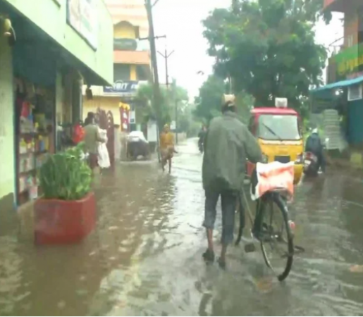 Heavy rain wreaking havoc in Tamil Nadu, alert issued