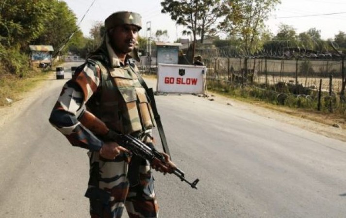 जम्मू कश्मीर में सेना ने मार गिराए दो संदिग्ध आतंकी, सर्च ऑपरेशन जारी