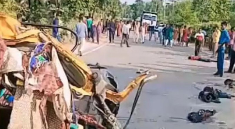 Painful! Truck trampled auto rickshaw, everyone died