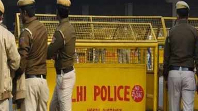 दिल्ली में पुलिस के हाथ लगी कामयाबी, 6 लाख का इनामी बदमाश हुआ गिरफ्तार
