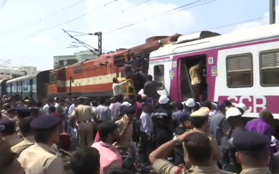 हैदराबाद में एक्सप्रेस ट्रेन में घुसी लोकल ट्रेन, 10 यात्री घायल, बचाव अभियान जारी