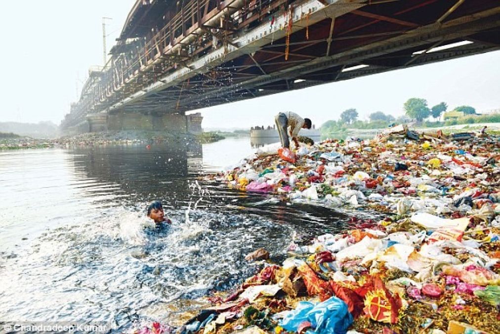 दिल्‍ली में प्रदूषण ने किया लोगों का जीना दूभर, पानी के सारे नमूनों ने किया हैरान
