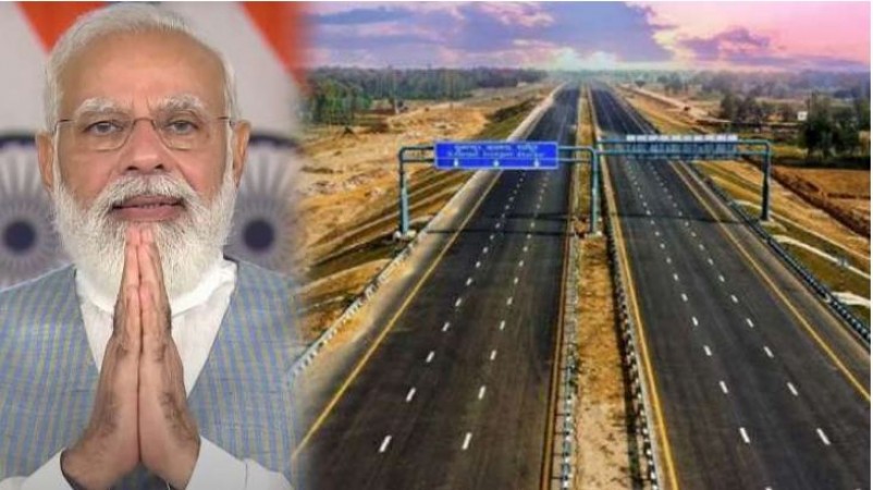 Indian Air Force showed power on Purvanchal Expressway in front of PM Modi