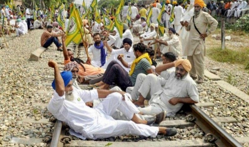 किसान आंदोलन के 50 दिन, 1986 ट्रेनें और 3090 मालगाड़ियां रद्द, रेलवे को करोड़ों का नुकसान