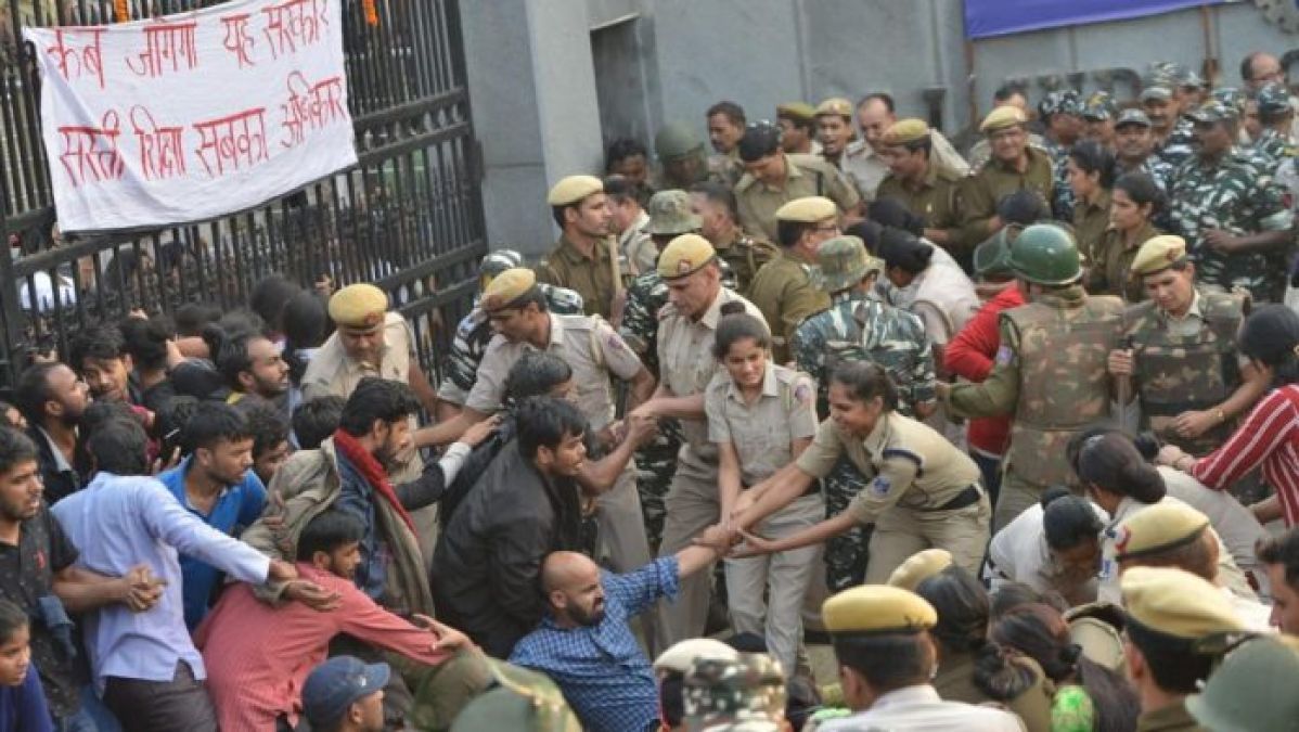 Section 144 applied for demonstration of students in JNU, around 1200 policemen deployed