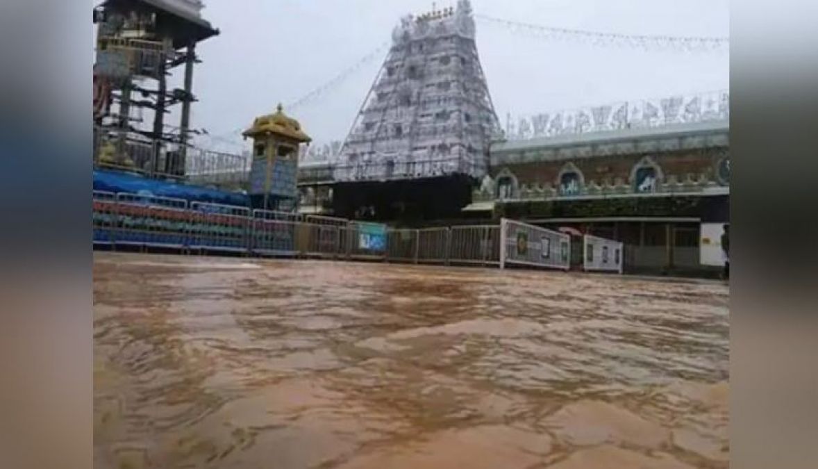 Tirupati flooded after torrential rains, leaving pilgrims stranded