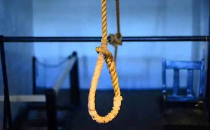 Girl commits suicide when her brother snatches mobile from her