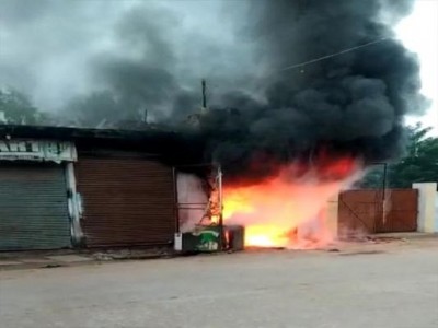 Fire breaks out in a battery shop in Rae Bareli, goods worth 40 lakhs burnt