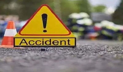 Tragic road accident: 4 killed, villagers set fire to truck