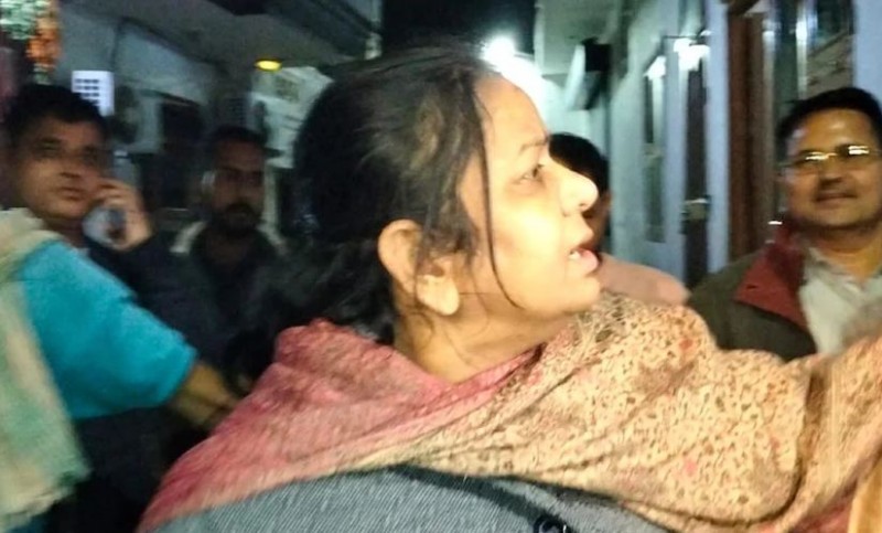 Congress leader Bina Gupta caught red-handed taking bribe