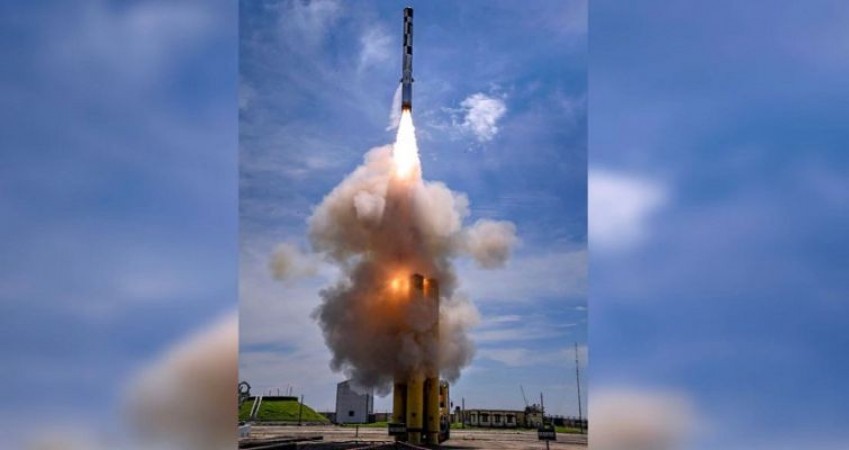 सफल रहा भारत की सबसे ताकतवर मिसाइल 'ब्रम्होस' का परिक्षण, 4300 KM प्रतिघंटा की रफ़्तार से करती है वार