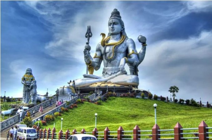 'It's time to destroy false gods...', Islamic militants print headless picture of Lord Shiva