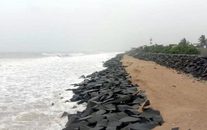Cyclone Nivar to hit Tamil Nadu coast with speed of 150 KM