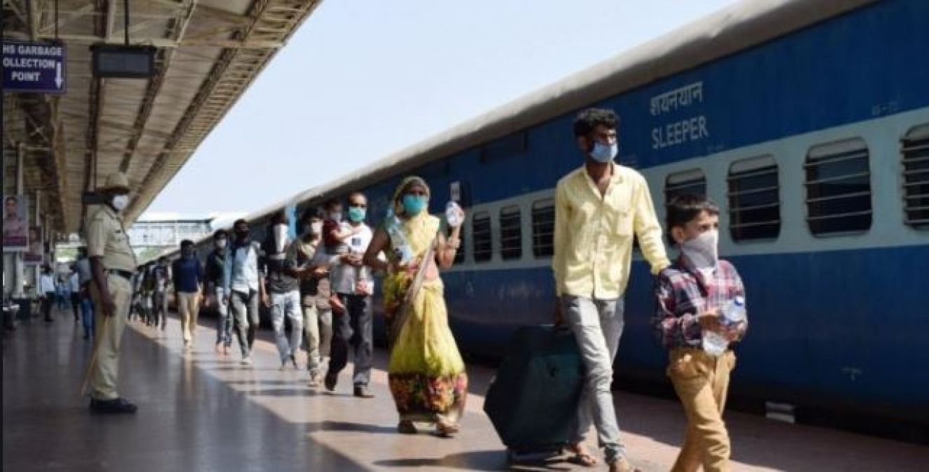 Central Railway gives big relief, reduces platform ticket prices