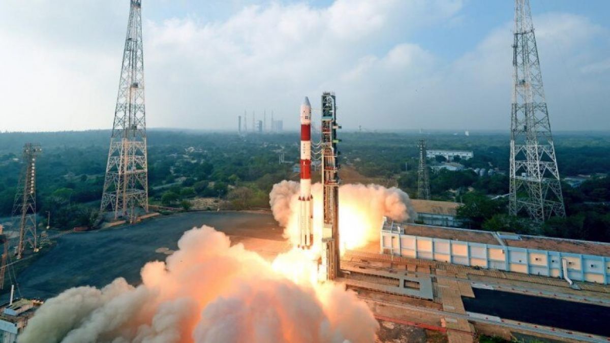 कल सुबह 'कार्टोसैट-3' सैटेलाइट लांच करेगा इसरो, पाक की हर गतिविधि पर होगी बाज़ की नज़र