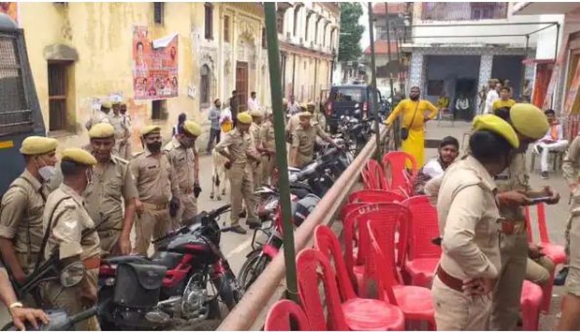 Ramnagari Ayodhya transformed into cantonment, Mahant Paramhansa under house arrest