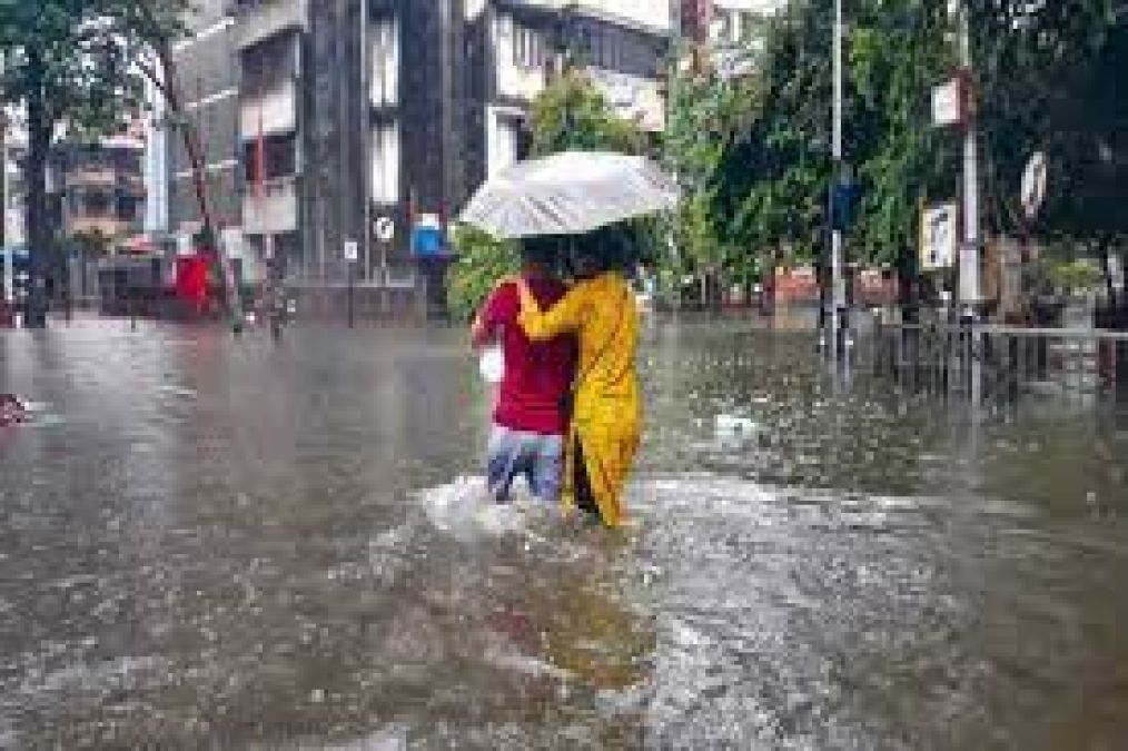 गोरखपुर में बारिश ने तोड़ा 127 सालों का रिकॉर्ड, अब भी घनघोर वर्षा जारी