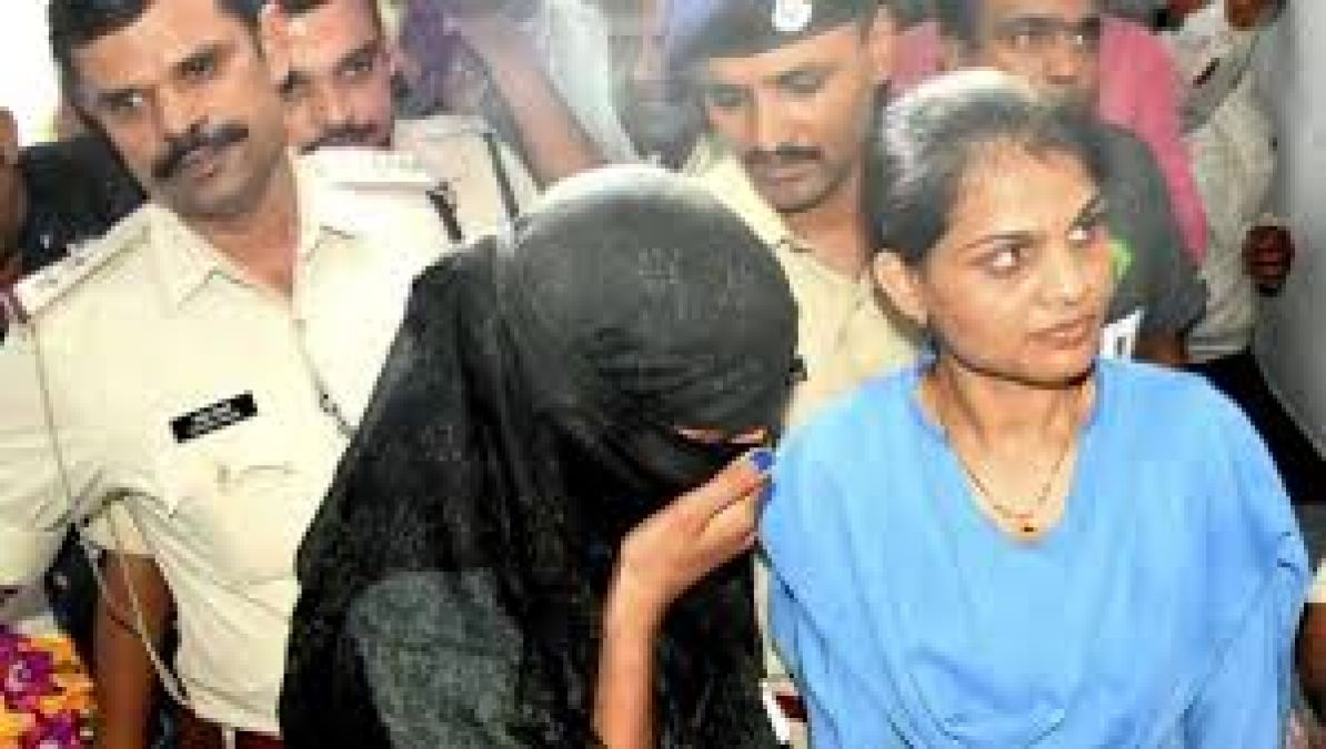 हनी ट्रैप मामलाः आरोपी महिला ने लगाया पुलिस पर प्रताड़ित करने का आरोप, काटी कलाई