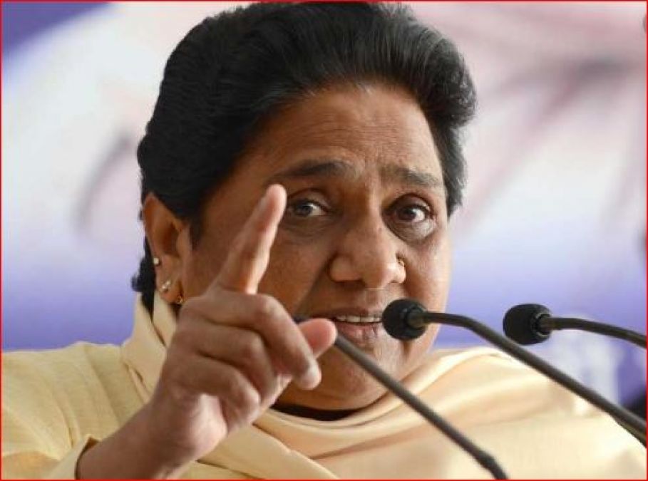 Mayawati, who was furious at celebrating Gandhi Jayanti with great pomp, said - 'Save money for flood victims ...'