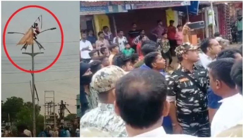 Video: Muslim mob uproots 'Hindu flag', watch Chhattisgarh police remain as mute spectators