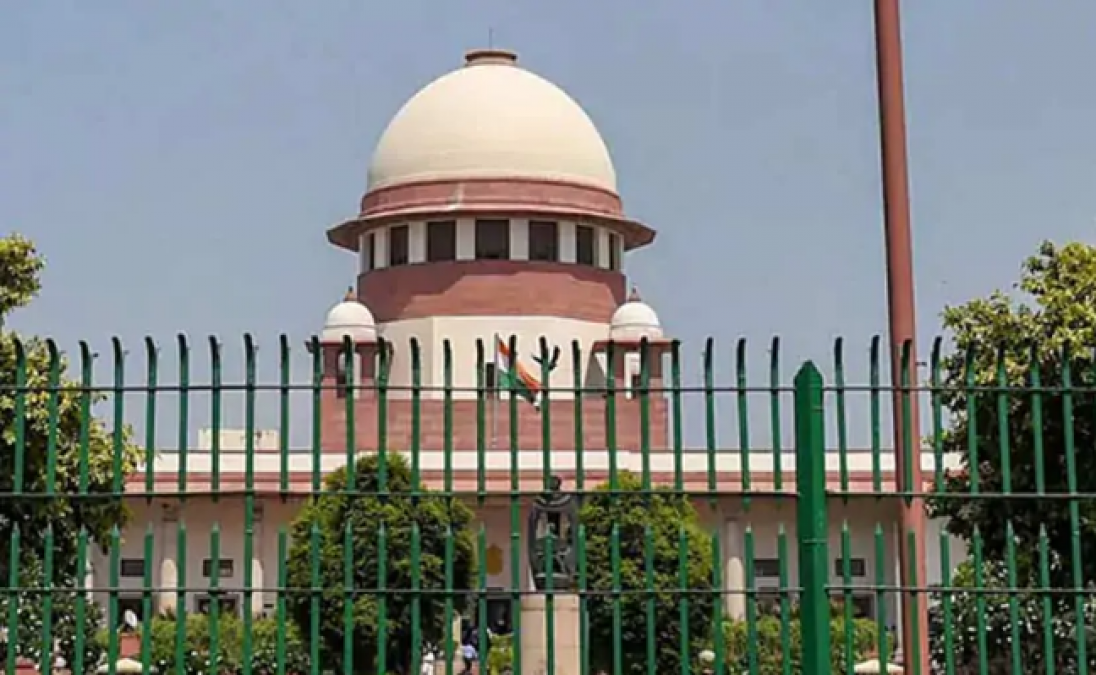 SC rebukes Center and Delhi government on sealing case, Says 