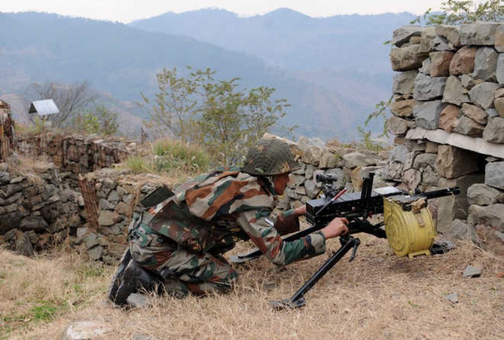 Pakistan violates ceasefire, heavy firing on international border and LoC